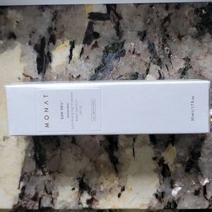 Monat sun veil